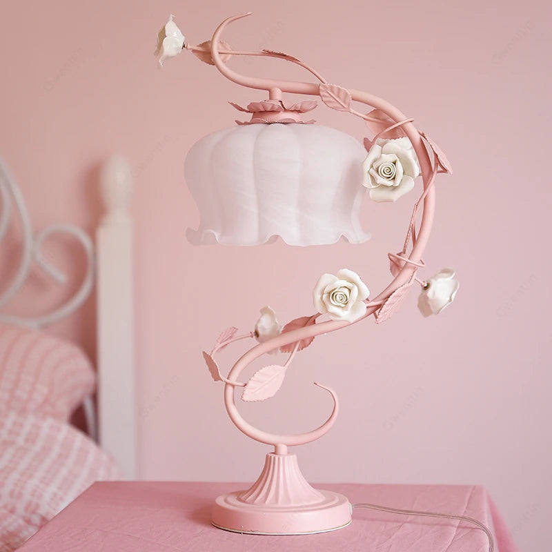Romantic pink table lamp