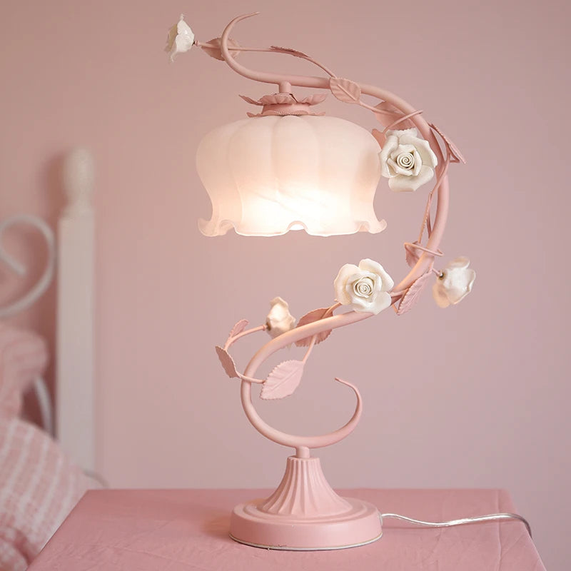 Romantic pink table lamp